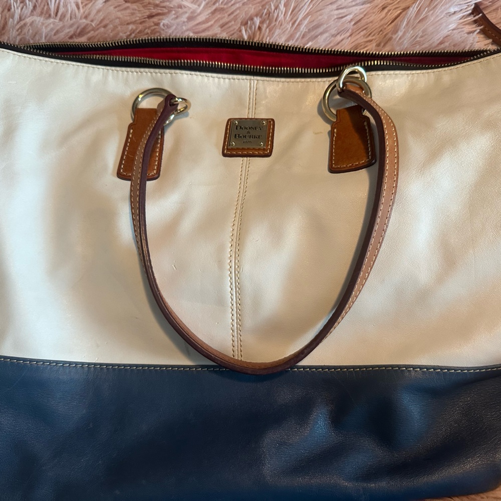 Dooney & Bourke Bag